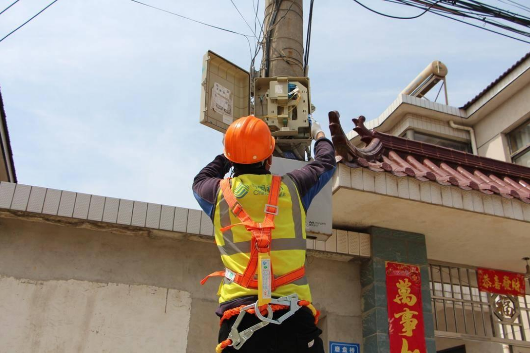 动！性价比之王品质生活首选EVO视讯装宽带就选中国移
