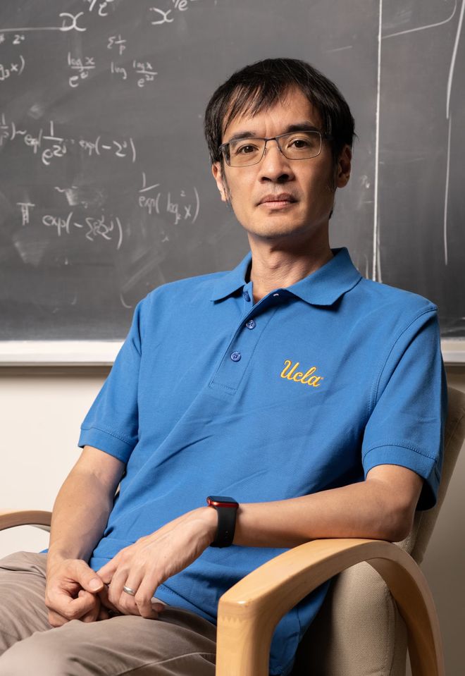 家回避政治。然后特朗普削减了科学经费EV